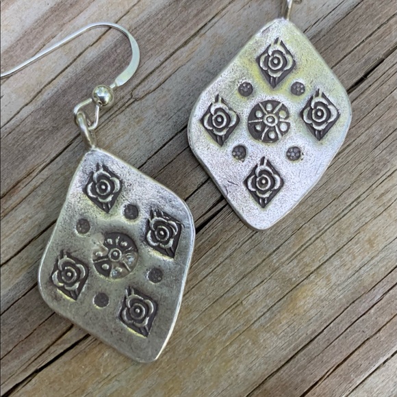Indigenous Tibetan hand carved silver earrings - Picture 4 of 4